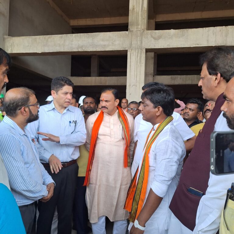 स्वास्थ्य मंत्री श्री श्याम बिहारी जायसवाल ने महासमुंद में निर्माणाधीन मेडिकल कॉलेज का किया औचक निरीक्षण