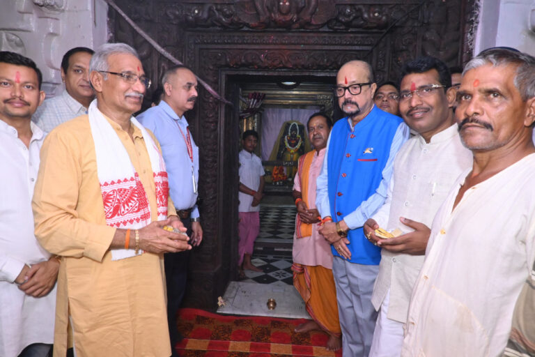 रायपुर : राज्यपाल श्री डेका ने राजीव लोचन का किया दर्शन