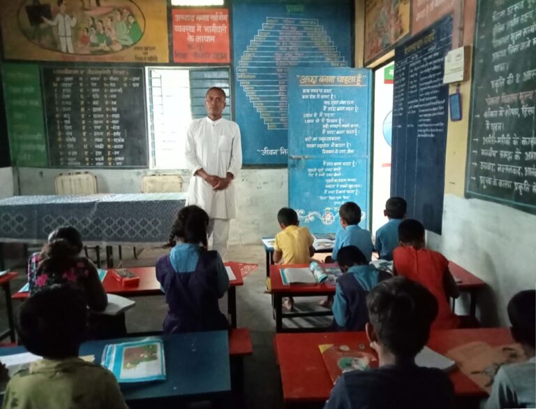 महासमुंद:युक्तियुक्तकरण से कोकड़ी प्राथमिक शाला को मिला नया शिक्षक, शिक्षा व्यवस्था में आएगा सकारात्मक बदलाव