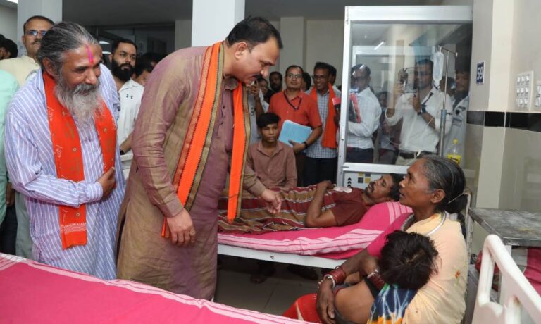 रायपुर : स्वास्थ्य मंत्री श्री श्याम बिहारी जायसवाल एमसीएच अलबेलापारा व शासकीय कोमलदेव अस्पताल का किया औचक निरीक्षण