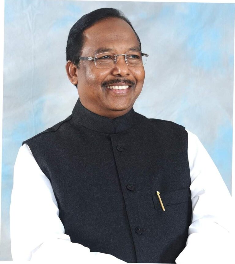 रायपुर : छात्रावास अधीक्षकों की पदस्थापना में पूर्ण पारदर्शिता बरती जाए : मंत्री श्री रामविचार नेताम