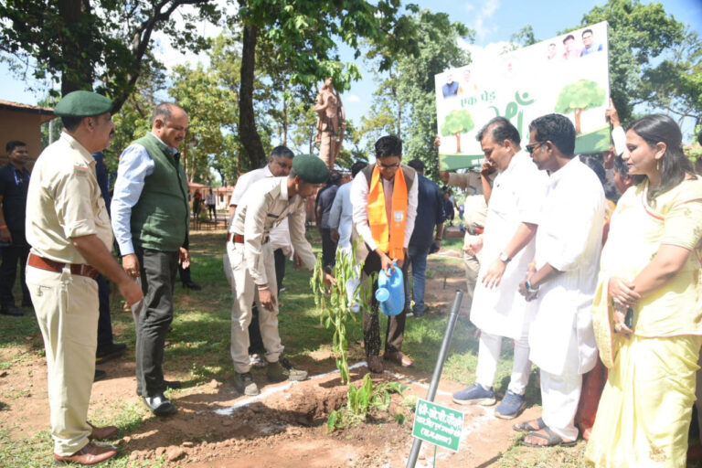 रायपुर : वित्त मंत्री ओ.पी. चौधरी रामगढ़ महोत्सव में हुए शामिल aa