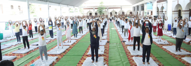 रायपुर : योग से शारीरिक व मानसिक क्षमता बढ़ती है, विकार दूर होता है-सांसद श्री भोजराज नाग