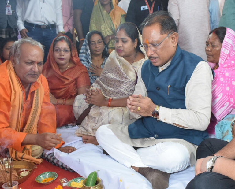 रायपुर : मुख्यमंत्री श्री विष्णुदेव साय ने दुलदुला में 3 करोड़ से अधिक के विकास कार्यों का किया लोकार्पण व भूमिपूजन