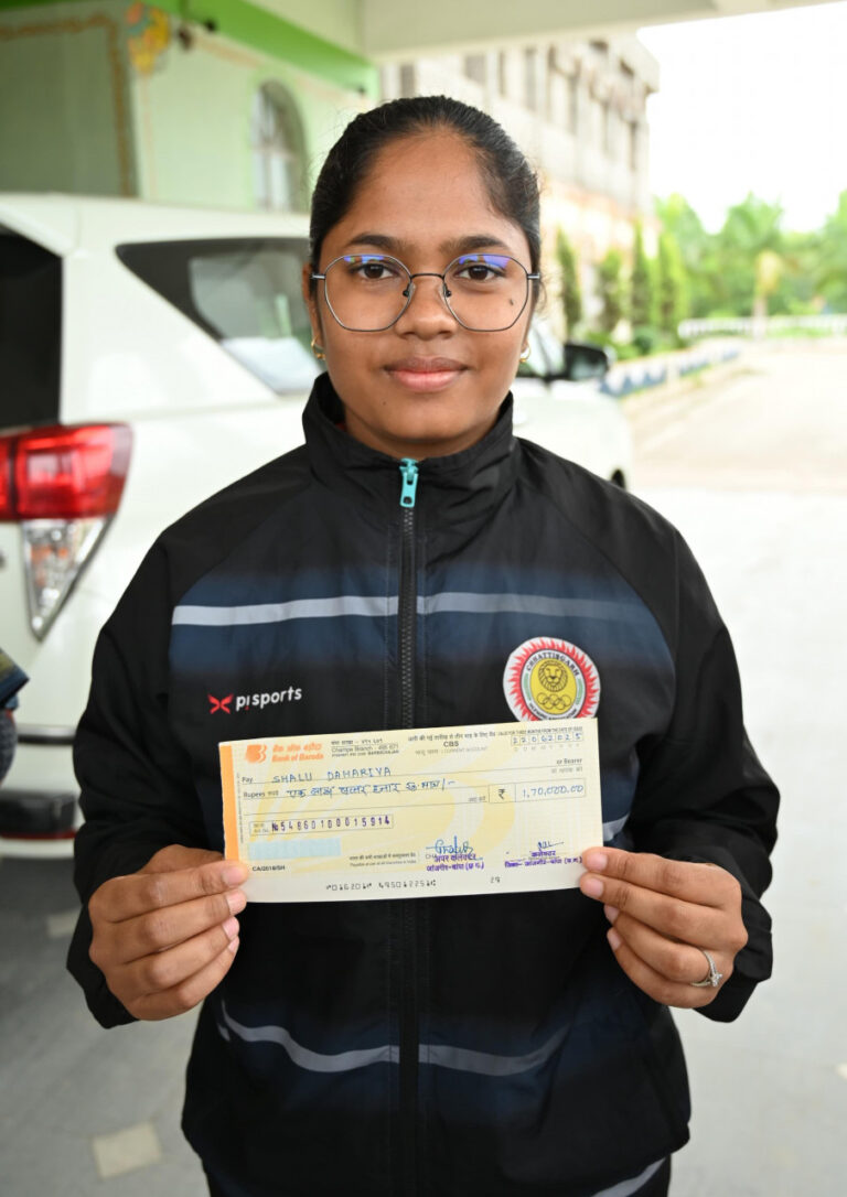 रायपुर : जब उम्मीद की डोर थमने लगी… मुख्यमंत्री बने संबल: मुख्यमंत्री की मदद बनी शालू के सपनों की सीढ़ी