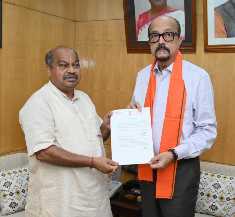 रायपुर : राज्यपाल श्री डेका ने रथ यात्रा महोत्सव के लिए दिए 1 लाख रूपए स्वेच्छानुदान 