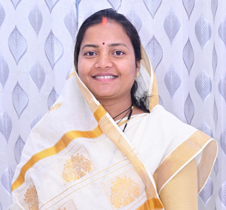 रायपुर : मंत्री श्रीमती लक्ष्मी राजवाड़े की पहल पर सूरजपुर में होंगे पुल और सड़क निर्माण, स्वीकृत हुए लगभग 48.72 करोड़ रुपए