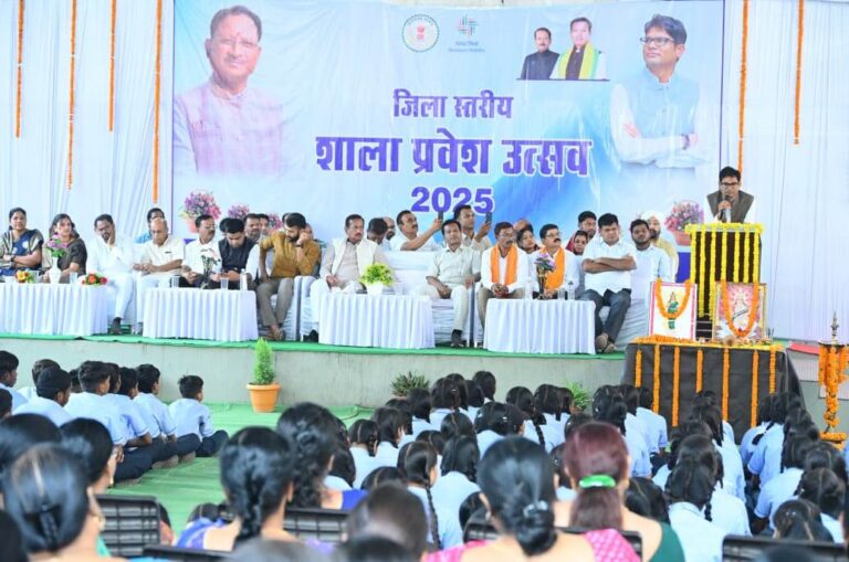 रायपुर : व्यवहारिक ज्ञान और जीवनोपयोगी स्किल्स ही सफलता की कुंजी: वित्त मंत्री श्री चौधरी