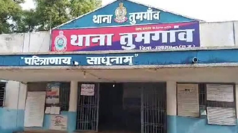 महासमुंद/तेज कार की रफ्तार से मोटरसाइकल चालक का एक्सीडेंट रिपोर्ट दर्ज कर उचित करवाई।                                                 