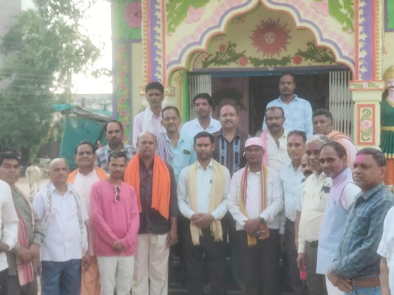 कुंभकार महासंघ फुलझर अंचल के केंद्रीय कार्यकारिणी का निर्वाचन 2025 सफलतापूर्वक संपन्न अध्यक्ष बने धर्मेन्द्र नाथ राणा एक नई टीम, एक नया संकल्प, समाज के उत्थान की नई दिशा —