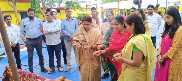 सरायपाली -/ विकासखंड स्तरीय शाला प्रवेश उत्सव का आयोजन शासकीय प्राथमिक एवं उच्च प्राथमिक शाला मोखापुटका में आयोजन किया गया