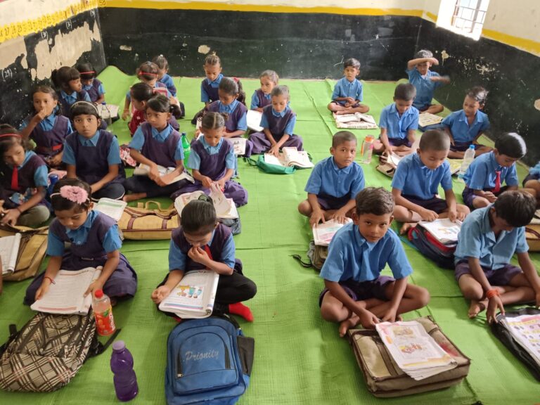 सरायपाली बसना सहित 703 शिक्षकों का समायोजन छोटेटेमरी, गढ़गांव, धुमाभांठा और गिधापाली जैसे विद्यालय, जहां वर्षों से स्थायी शिक्षक नहीं थे स्कूलों को मिले स्थायी शिक्षक