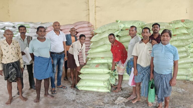 रायपुर : रायगढ़ जिले के किसानों को 14 हजार 419 मैट्रिक टन खाद का किया गया वितरण
