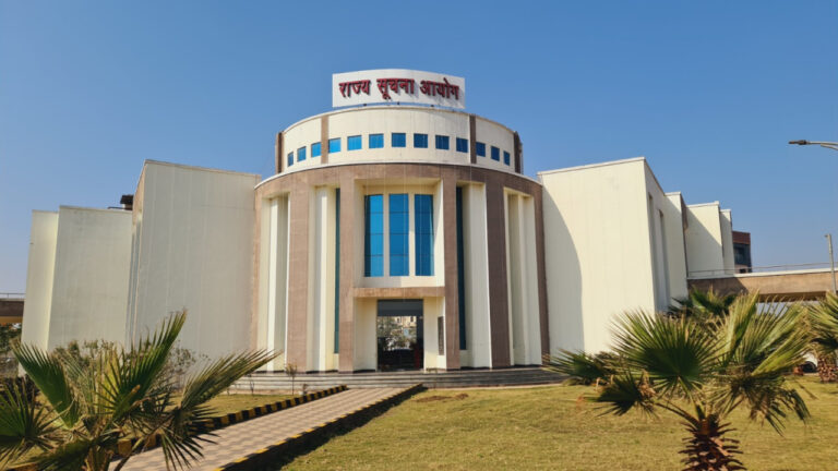 रायपुर : जनसूचना अधिकारी पत्राचार करते समय अपना नाम, पदनाम और पदस्थापना स्थल का उल्लेख करें