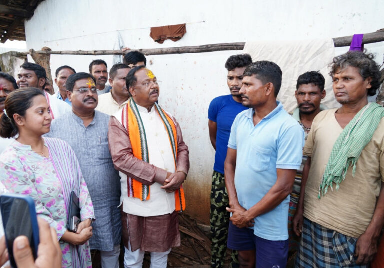 रायपुर : जनजातियों के सर्वांगीण विकास के लिए किए जा रहे हरसंभव प्रयास : मंत्री श्री रामविचार नेताम 