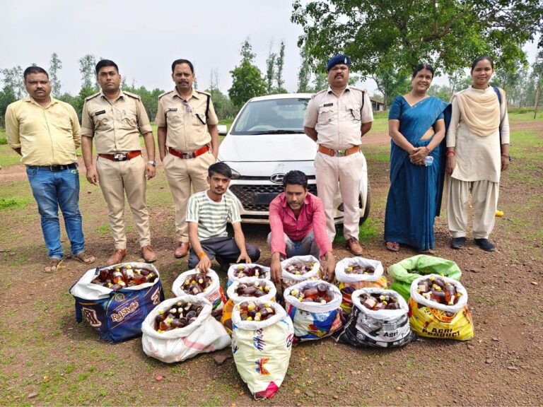 बलौदाबजार : आबकारी विभाग की बड़ी कार्रवाई 135 बल्क लीटर अवैध देशी मदिरा एवं चार पहिया वाहन जब्त