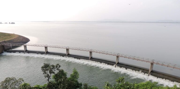 छत्तीसगढ़ : राज्य के सिंचाई जलाशयों में 50 फीसद जलभराव खारंग डेम और खपरी जलाशय हुए लबालब मनियारी, झुमका और छिरपानी मेें 90 फीसद से अधिक पानी