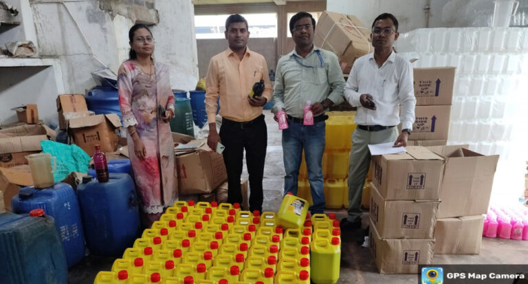 रायपुर : स्वास्थ्य मंत्री श्री श्याम बिहारी जायसवाल के निर्देश पर प्रदेश भर में नकली प्रसाधन सामग्री और नशीली दवाओं के खिलाफ खाद्य एवं औषधि प्रशासन विभाग की बड़ी कार्रवाई