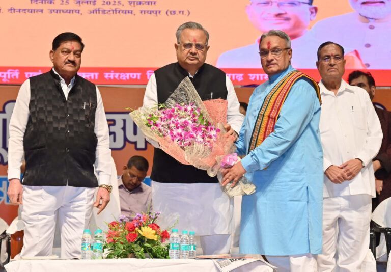 छत्तीसगढ़: गरीबों को गुणत्तापूर्ण राशन मिले यह महत्वपूर्ण जिम्मेदारी: विधानसभा अध्यक्ष डॉ. रमन सिंह 