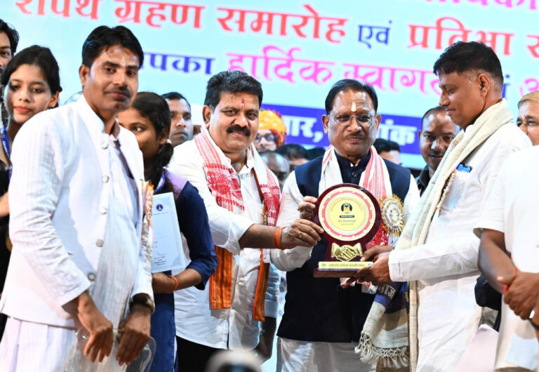 छत्तीसगढ़/ कुतुब मीनार से ऊँचा जैतखाम सतनामी समाज का गौरव है / / सतनामी समाज के नवनिर्वाचित पदाधिकारियों के शपथग्रहण समारोह में हुए शामिल मुख्यमंत्री