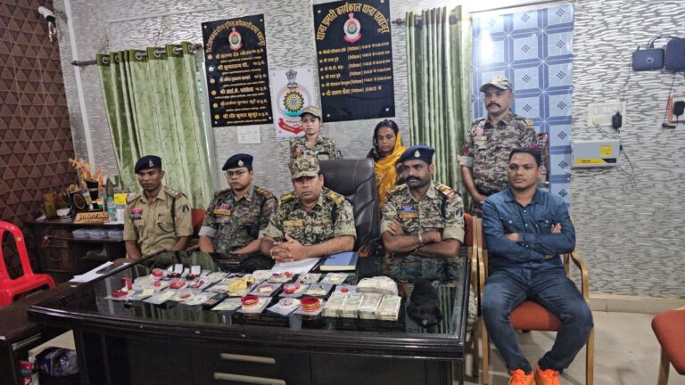 छत्तीसगढ़ / भीख और बीमारी का नाटक कर सुनसान घरों में करती थी चोरी – कांकेर पुलिस के हत्थे चढ़ी शातिर महिला चोर ₹10.97 लाख की चोरी का खुलासा, सोना-चांदी, नगदी व स्कूटी बरामद