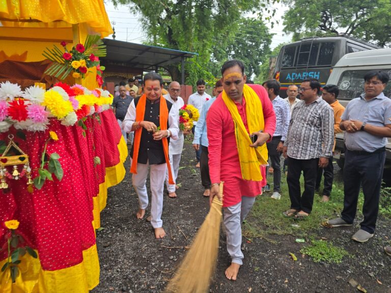 बसना/बहुड़ा रथयात्रा में आस्था की गूंज, विधायक डॉ. संपत अग्रवाल ने निभाया भक्तिभाव