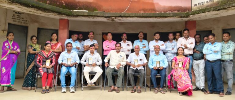 सरायपाली/संकुल केन्द्र कलेण्डा (सिं.) में विदाई सह – सम्मान समारोह का आयोजन