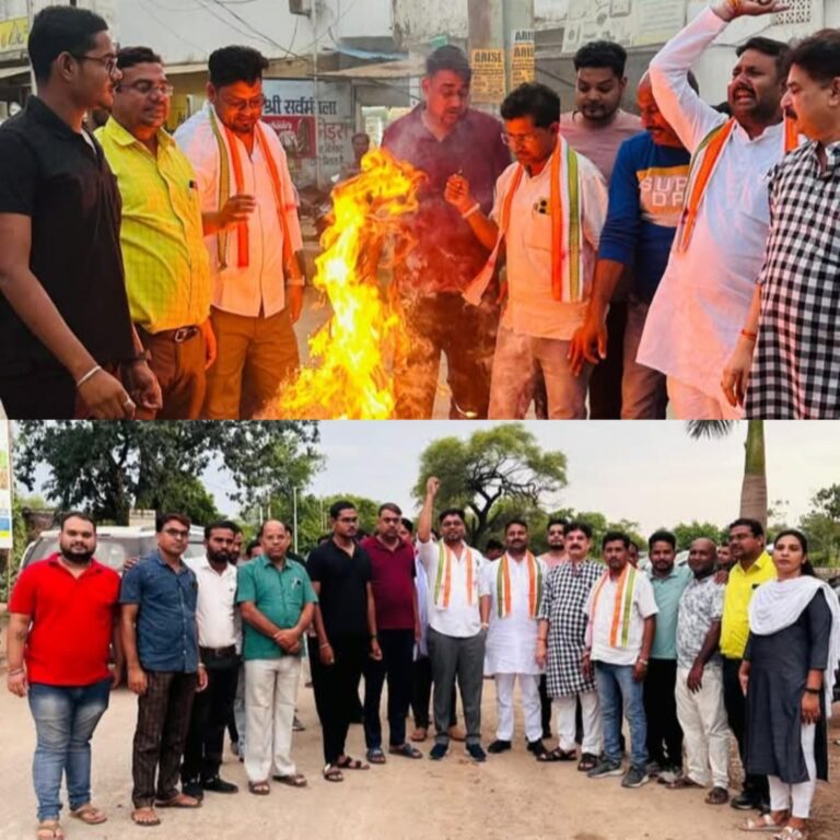 ई डी की बघेल पर कार्यवाही से सरसीवा में कांग्रेसियों ने किया ई डी का पुतला दहन