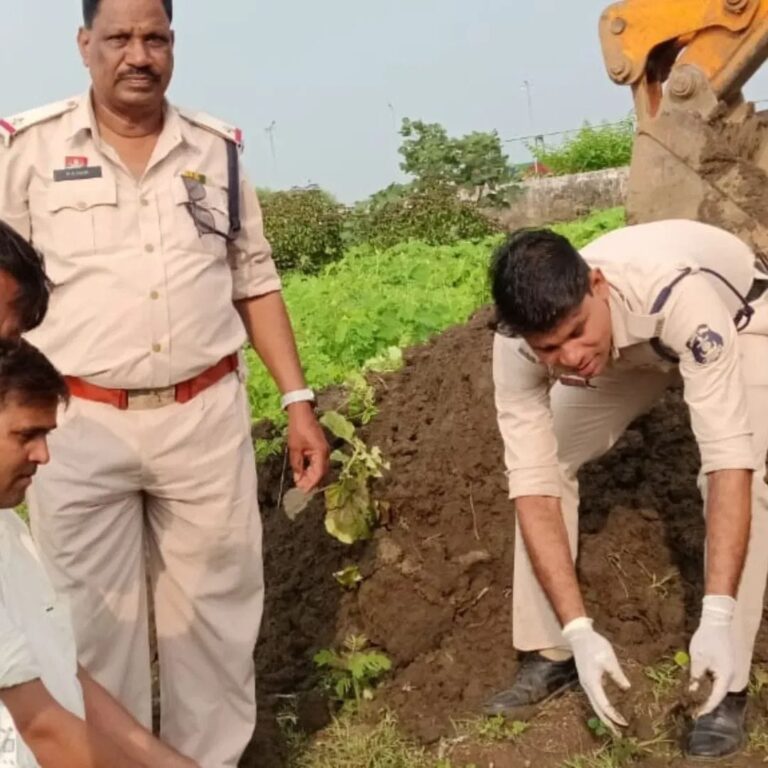 बलौदा बाजार / मानवता की मिसाल: ग्राम ने साथ छोड़ा, पुलिस ने निभाया फर्ज – वृद्ध महिला का विधिपूर्वक अंतिम संस्कार