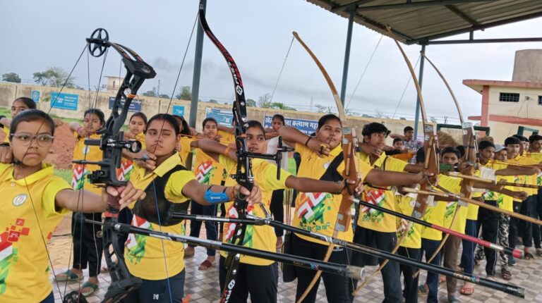 महासमुंद / सफलता की कहानी तीरंदाजी में शिखर की ओर सफर सपनों को साध्य बनाने की कहानी – महासमुंद से अंतरराष्ट्रीय पटल तक