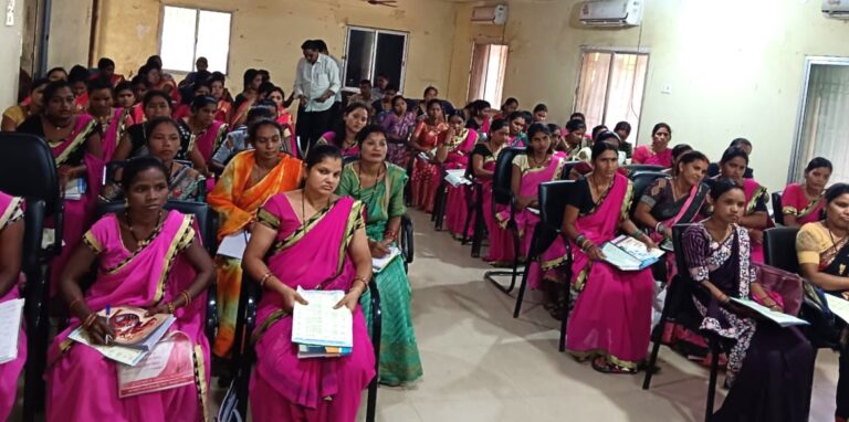 महासमुंद पशु सखियों को तकनीकी रूप से सक्षम बनाने दिया गया प्रशिक्षण