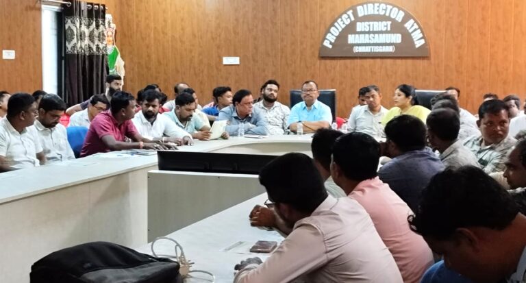 महासमुंद/प्रधानमंत्री फसल बीमा योजना जिले में 31 जुलाई 2025 तक बीमा कराने की अंतिम तिथि