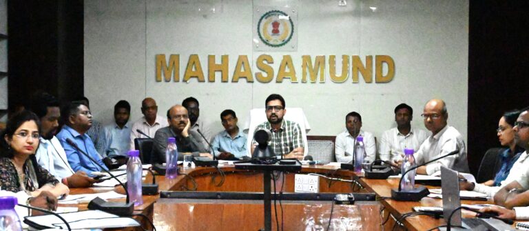 समय-सीमा बैठक में कलेक्टर ने दिए निर्देश जर्जर भवनों में स्कूल, आंगनवाड़ी और छात्रावास संचालन नहीं किया जाए – कलेक्टर श्री लंगेह