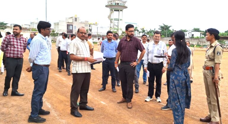 महासमुंद/कलेक्टर श्री लंगेह ने स्वतंत्रता दिवस की तैयारियों का लिया जायजा