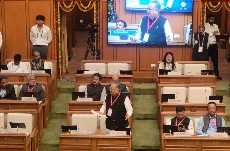 छत्तीसगढ़: भारत की लोकतांत्रिक परंपराएं पूरी दुनिया के लिए प्रेरणा रही हैं: विधानसभा अध्यक्ष डॉ. रमन सिंह