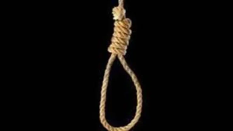 CG News: कर्ज से हार गया मजबूर, परेशान होकर लगा ली फांसी, पत्नी संग करता था मारपीट