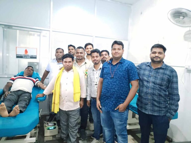 बसना/स्वतंत्रता दिवस पर फुलझर ब्लड फाउंडेशन द्वारा बसना में भव्य रक्तदान शिविर का आयोजन