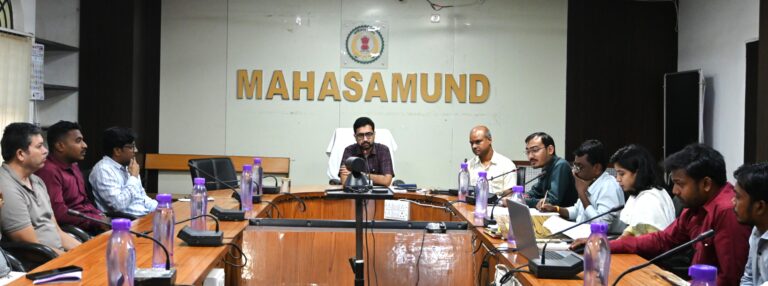 महासमुन्द : कमार बसाहटों में हर घर जल योजना को लेकर कलेक्टर लंगेह सख्त, दिए प्रमाणीकरण के निर्देश  जलस्रोत विहीन बसाहटों के लिए वैकल्पिक प्रस्ताव बनाएं, कार्यों में लापरवाही नहीं चलेगी – कलेक्टर