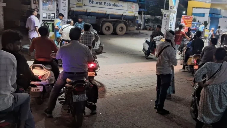 CG News: ‘नो हेलमेट, नो पेट्रोल’ अभियान पहले दिन ही फेल! बिना Helmet धड़ल्ले से मिला Petrol