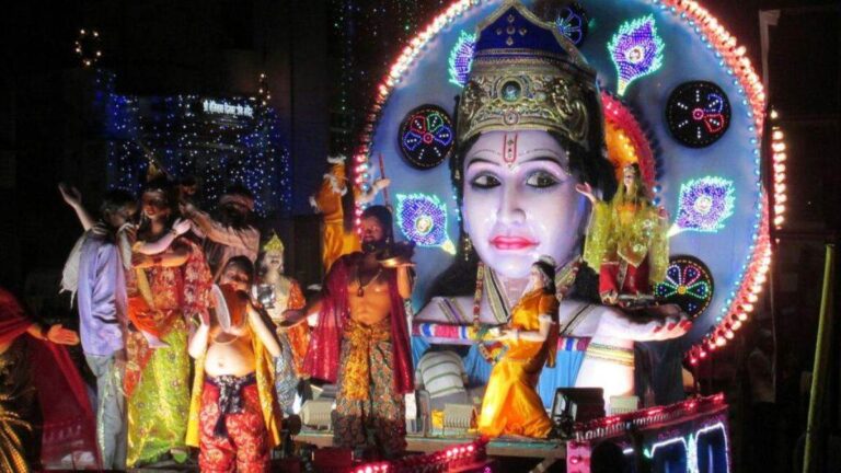 90 साल पुरानी परंपरा, राजनांदगांव में छह सितंबर को निकलेंगी 34 मनमोहक झांकियां, ‘ऑपरेशन सिंदूर’ पर टिकेंगी निगाहें