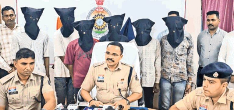 CG Crime: 50 लाख रुपये की लालच में बुजुर्ग दंपती को बनाया बंधक, विरोध करने पर पति की हत्या