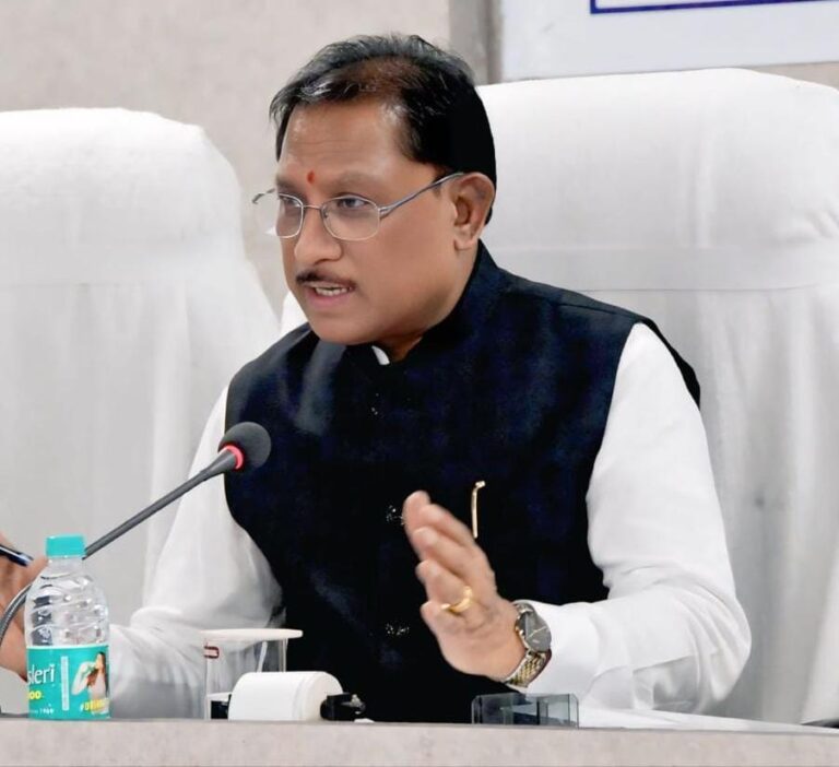 छत्तीसगढ़ : मुख्यमंत्री श्री साय के निर्देश पर त्वरित अमल : बाढ़ पीड़ितों को राशन-ईलाज के साथ अब जरूरी दस्तावेज बनाने का काम भी शुरू तत्काल मुआवजा और सहायता से मिली बड़ी राहत 