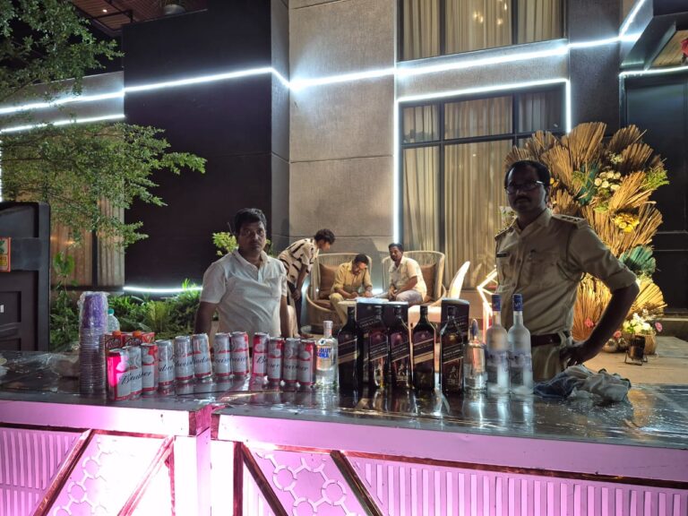 रायपुर : आबकारी विभाग की बड़ी कार्रवाई : विदेशी मदिरा ज़ब्त, आरोपी गिरफ्तार