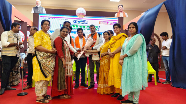 रायपुर : राज्य रजत जयंती पर ‘प्रोजेक्ट संस्कृति’ के अंतर्गत हार्मोनिका क्लब का अनोखा योग–संगीत–चिकित्सा कार्यक्रम   