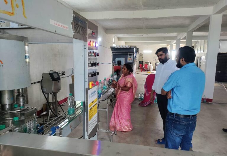 छत्तीसगढ़: पेयजल पैकिंग प्लांट, तीन माह में 12 लाख का कारोबार प्रधानमंत्री रोजगार सृजन कार्यक्रम (PMEGP) और बिहान योजना से मिली सहयोग