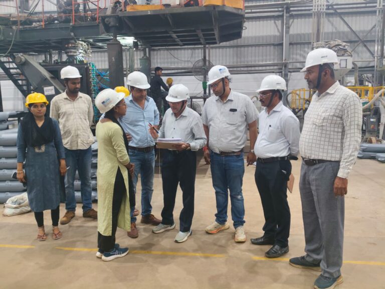 औद्योगिक कारखानों के निरीक्षण में अनियमितता पाए जाने पर नोटिस जारी जिला स्तरीय संयुक्त टीम द्वारा बिरकोनी में आकस्मिक निरीक्षण