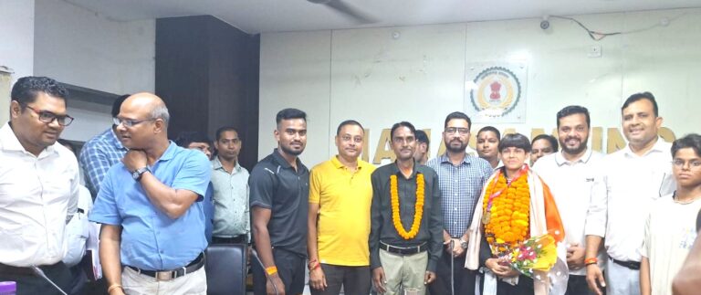 भारतीय बास्केटबॉल टीम ने एशिया कप 2025 में भारतीय टीम ने जीता स्वर्ण पदक अंतर्राष्ट्रीय खिलाड़ी महासमुंद की बेटी दिव्या रंगारी का कलेक्टर लंगेह ने किया सम्मान