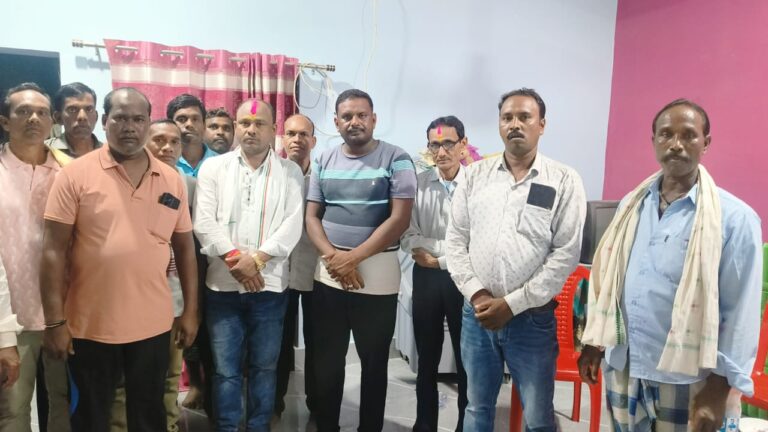 महासमुंद जिला पंचायत सदस्य मोक्ष कुमार प्रधान का जनसंपर्क अभियान: विभिन्न ग्रामों का सघन दौरा