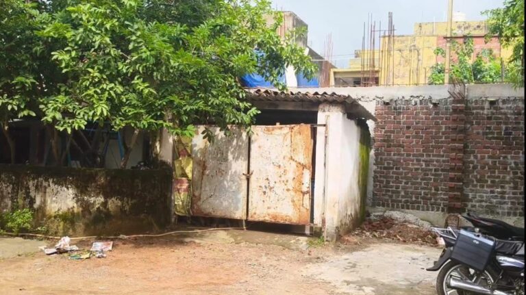 सरायपाली/शासकीय भूमि में अवैध कब्जा के जांच के लिए रायपुर से पहुंची टीम,किया निरीक्षण