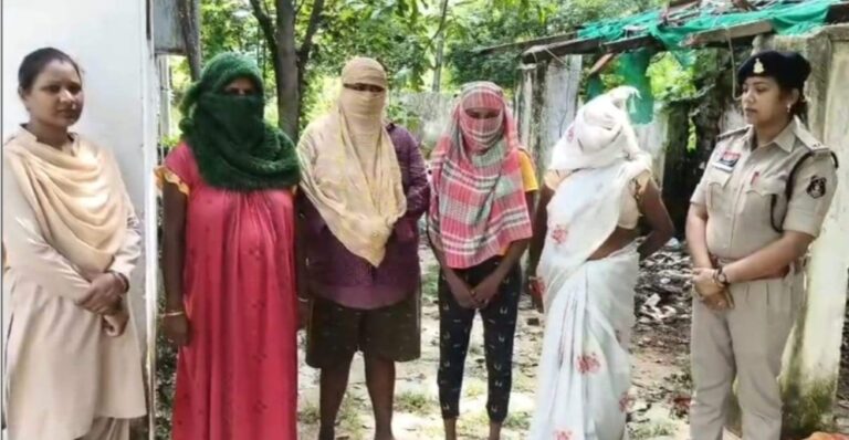 तुमगांव : देह व्यापार के आरोपों से फिर गरमाया माहौल, मकान से महिलाएं पकड़ी गईं और पुलिस कर रही जाँच चार महिलाएं पुलिस के हवाले